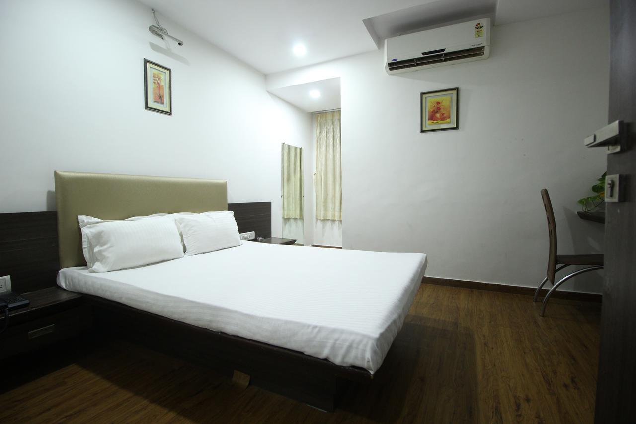 New Rajdhani Hotel Βαντοντάρα Εξωτερικό φωτογραφία