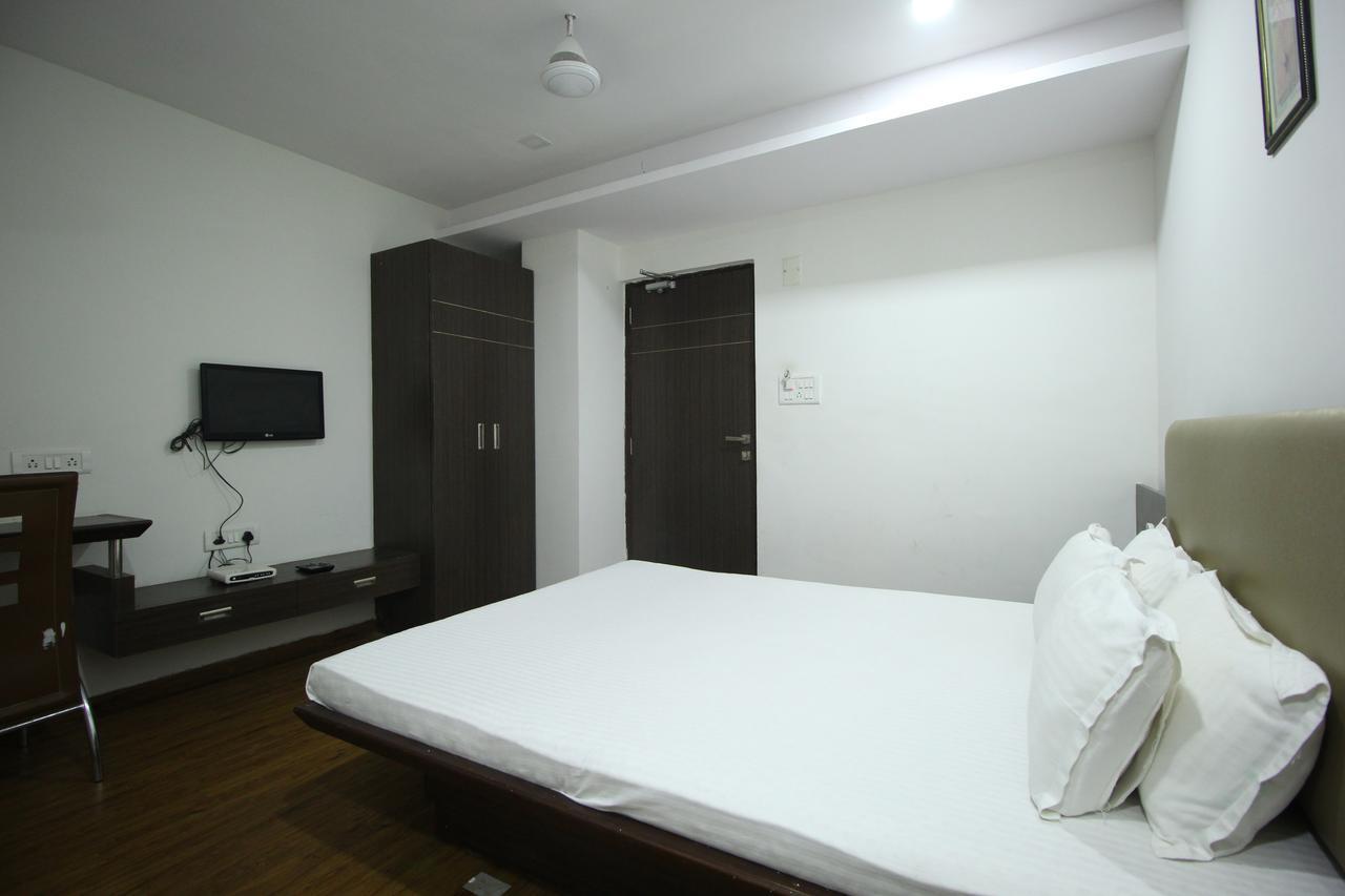 New Rajdhani Hotel Βαντοντάρα Εξωτερικό φωτογραφία